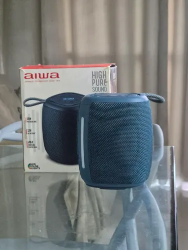 Caixa de som potente AIWA