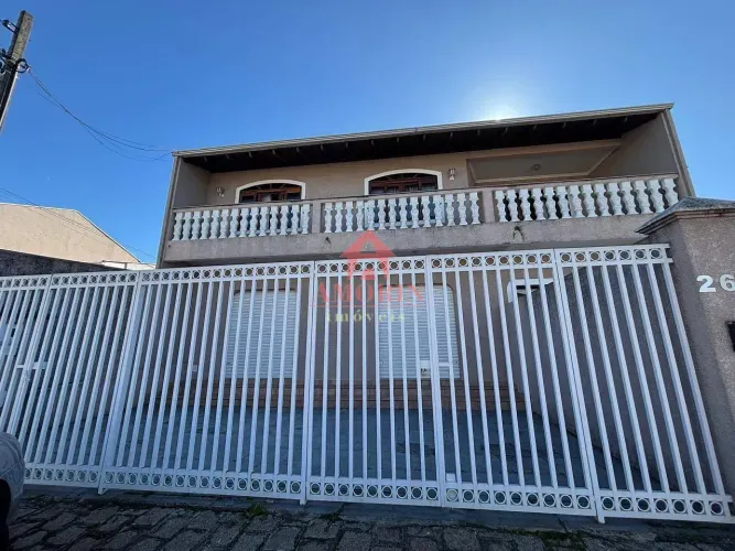 Sobrado à venda, 334m², 4 dormitórios, com edícula, Campo Comprido, Curitiba, PR