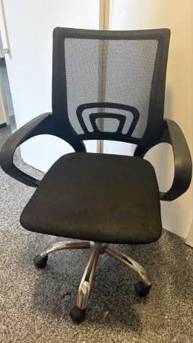 Cadeira de escritório preta