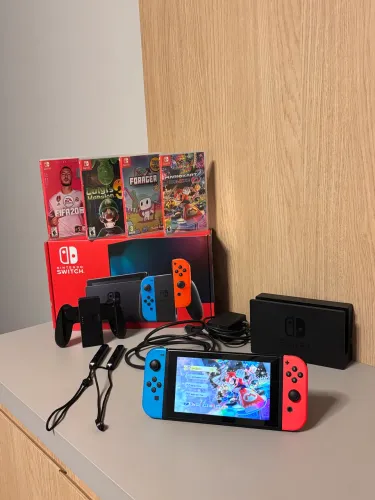 Nintendo Switch V2 32GB + 4 Jogos + Caixa + Completo