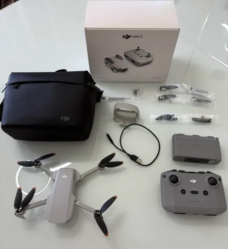 DJI Mini 2 Fly More Combo - Zerado - apenas 5,62hrs de voo
