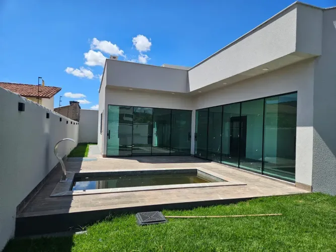 casa 3 suites uma closet ( vila Santa Helena)