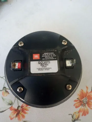 TI JBL D220 TI