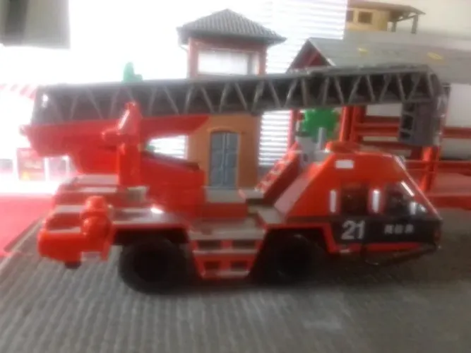 Miniatura Feuerwehr Modelle Morita Super Gyro Ladder Japão 1985 - Escala 1/64 -  Del Prado