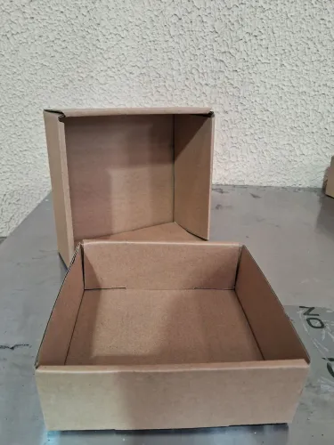Caixinha de papelão com tampa