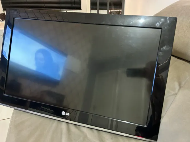 TV LG LCD 32? HD - Ótima Qualidade de Imagem e Som!