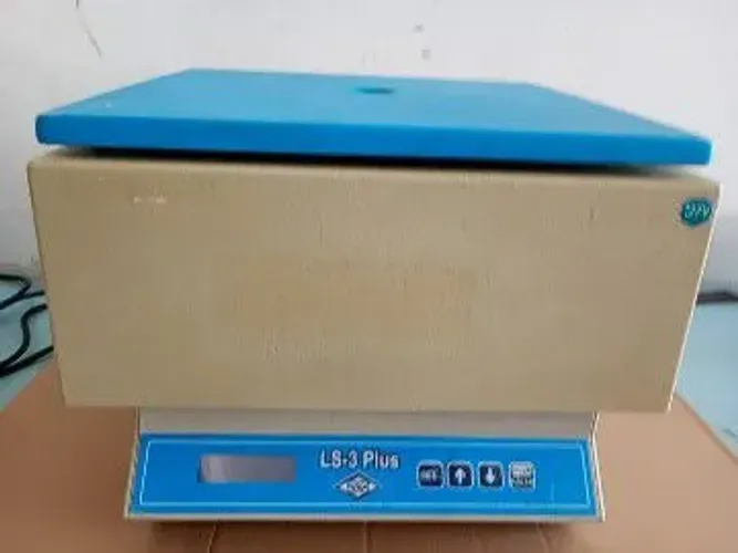 Centrífuga. Celm LS 3 plus