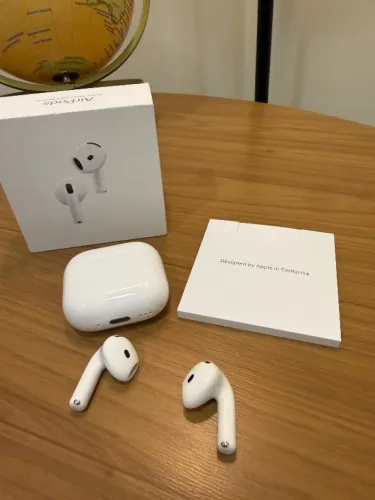 AirPods 4 com Cancelamento Ativo de Ruído (ANC)