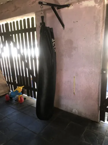 Saco de Pancada 1,60cm 70kg max + barra 