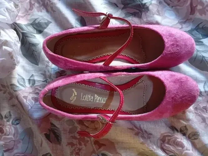 Sapato rosa couro