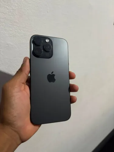 Vendo ou troco iPhone 16 pro Max 1tb 