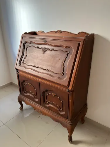 Escrivaninha tipo Secretário Antiga - Madeira Maciça - Origem Europeia