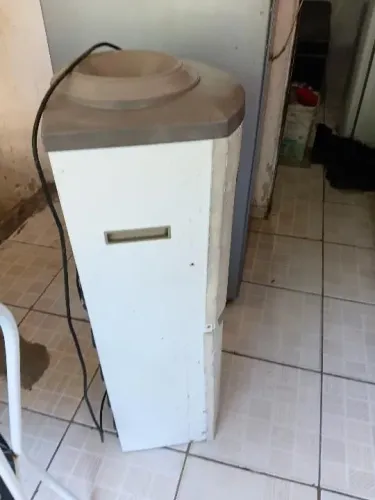 Gela água 