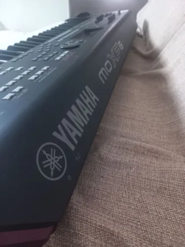 Teclado yamaha Moxf6