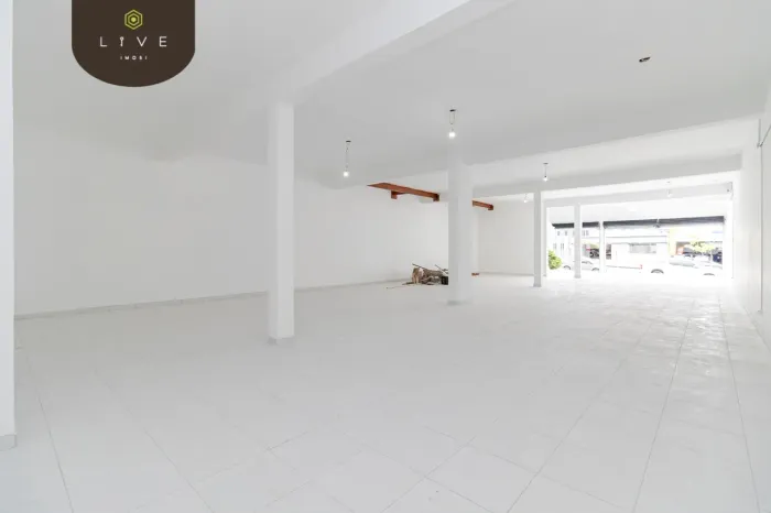 Oportunidade na marechal: Imóvel Comercial reformado, com 630 m² e 10 vagas de garagem no