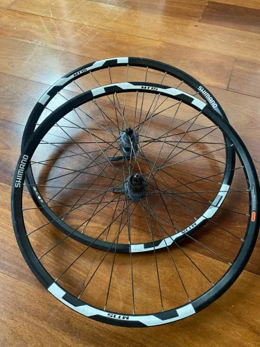 Rodas aro 26 Shimano Mt15 raios aero zeradas