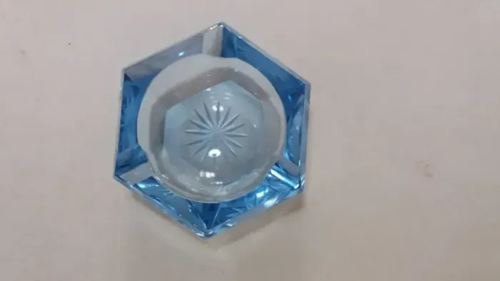 Cinzeiro Sextavado Em Cristal Tcheco Na Cor Azul