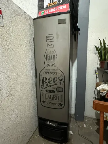 Cervejeira Gelopar 230L freezer vertical