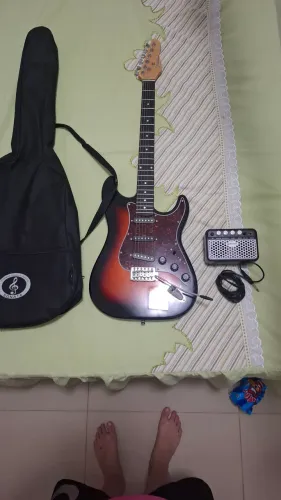 Guitarra,amplificador e cabo
