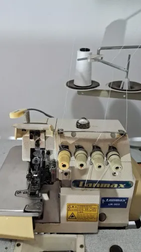Maquina overlock em ótimo estado
