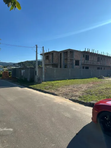 Lindo terreno pronto para construir.