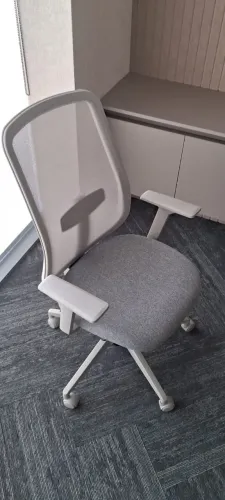 Cadeira de Escritório Mont Blanc F.Way Branca com Acento Cinza