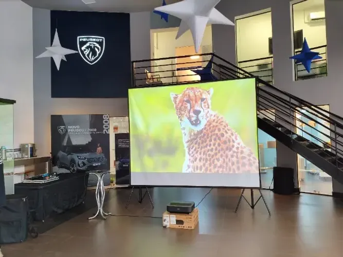 Telas de Projecao Tamanho Personalizado Ultra Hd para Sala, Cinema, Igrejas 80 a 150 poleg