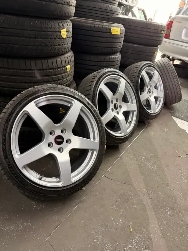 Rodas Neuspeed RSe05 - Aro 18 5x112
