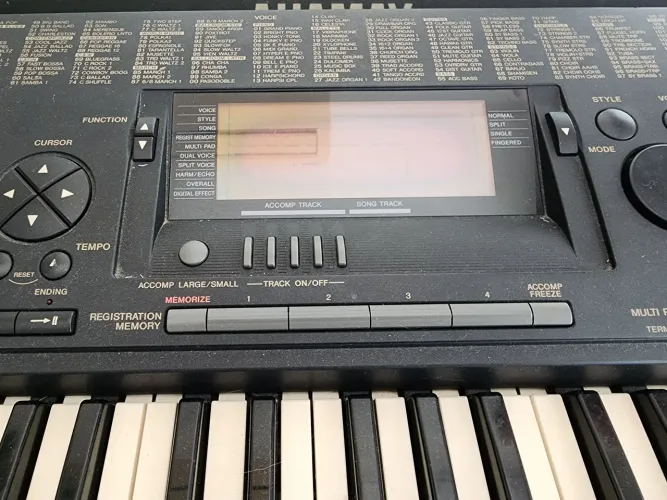 Teclado Yamaha PSR-520 (Capa e Suporte)
