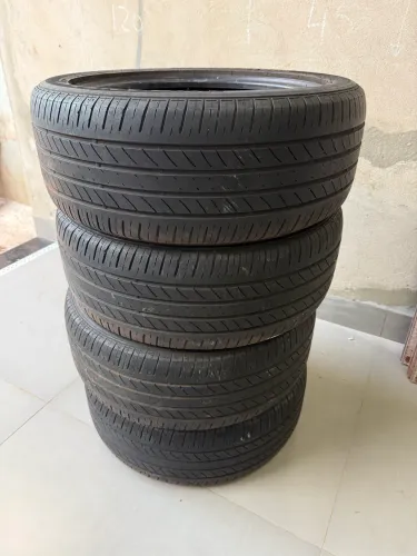 4 Pneus Bridgestone Aro 17 Turanza 215/50R17