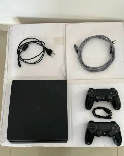 Vendo PlayStation 4 Slim