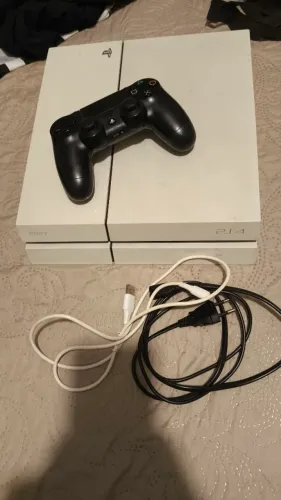 Playstation Ps4 FAT 500 GB com 1 controle e todos os cabos