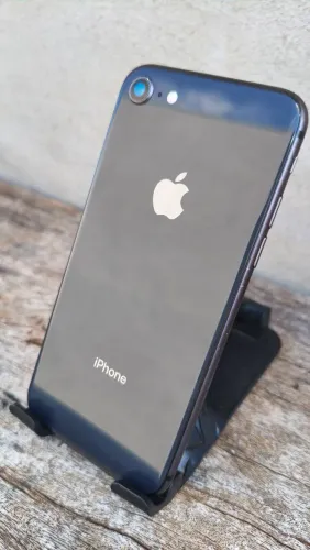 iPhone 8