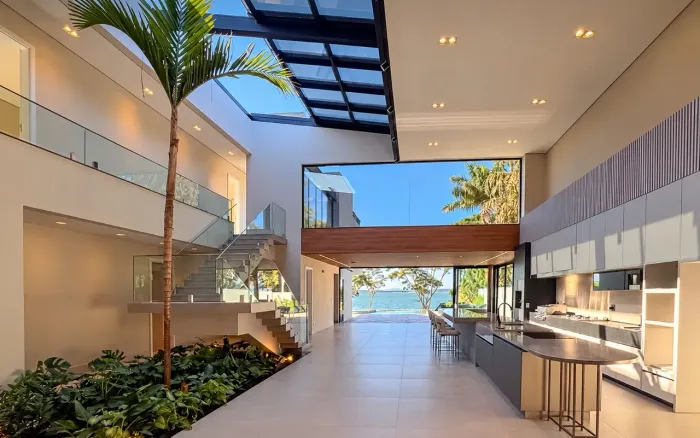 Sobrado com 7 Suítes à venda, 750 m² por R$ 8.900.000 - Condominio Ilha do Sol - Primeiro