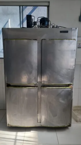 GELADEIRA GELOPAR 4 PORTAS