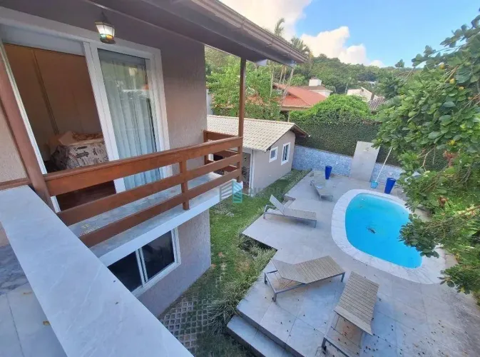 Casa à Venda em Condomínio Fechado no bairro Sambaqui, Florianópolis !!