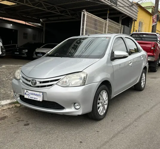 Toyota Etios XLS Sedan 1.5 Flex 16V 4P Mec. 2016