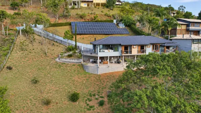 Casa com 4 dormitórios à venda, 600 m² por R$ 2.300.000,00 - Pedro do Rio - Petrópolis/RJ