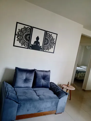 Sofá + Mesa de apoio