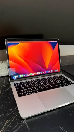 MacBook Pro 2017 16 256Gb