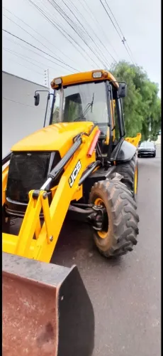 Retroescavadeira jcb R$180.000,00