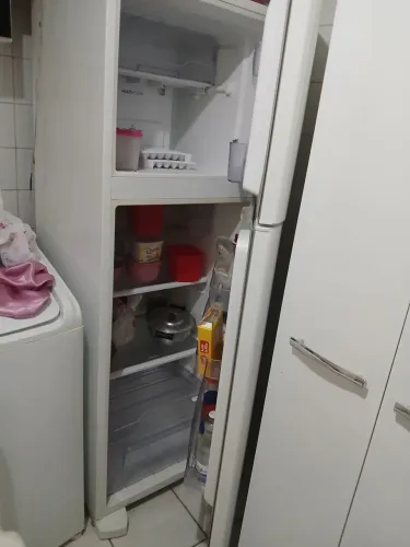 Geladeira Electrolux semi nova