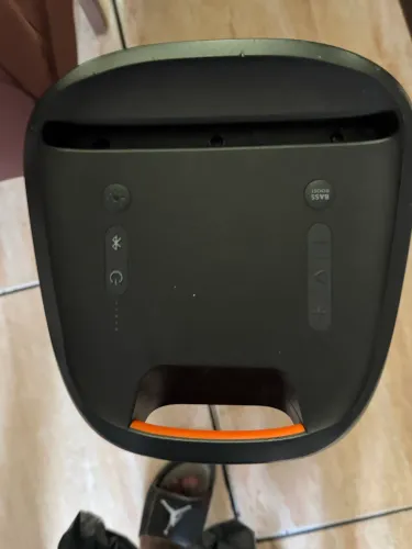 Caixa jbl com defeito