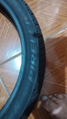 Pneu Pirelli novo
