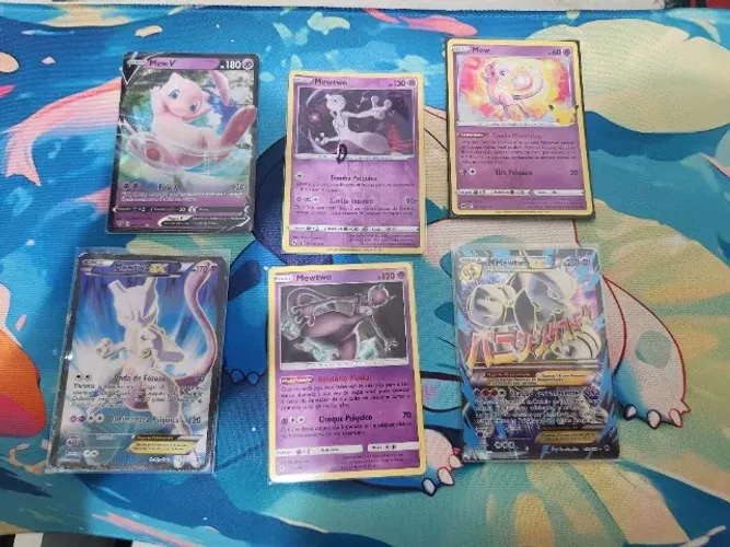 Cartas de Pokemon mew e mewtwo