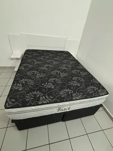 Cama box casal com bau bi-partido + colchão de mola ensacada + cabeceira