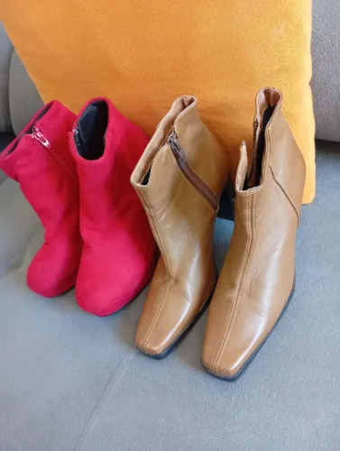 Vendo duas botas 34 e 33 