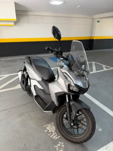 Honda ADV 160 Ano 2025