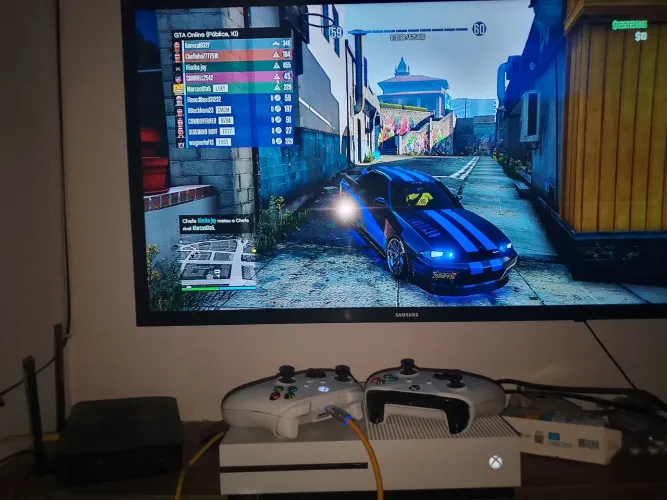 Xbox One S 1TB | GTA 5 + Game Pass + 2 Controles (1 Série X/S NOVO) valor justo olhe a bio