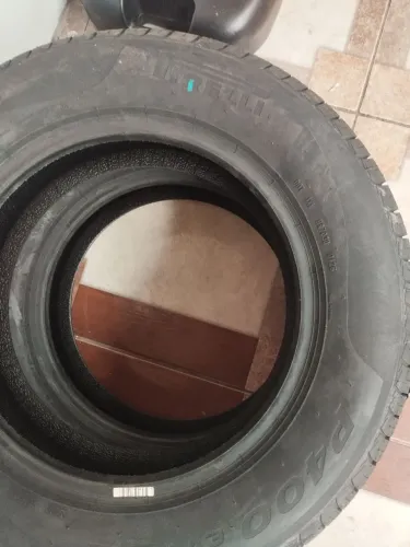 Vendo 2 pneus NOVOS